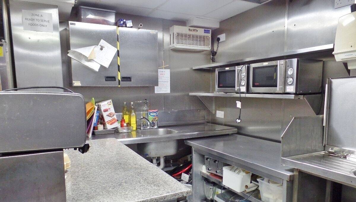 Mixed Use Freehold Investment Property for Sale in Cardiff Town Photo 10