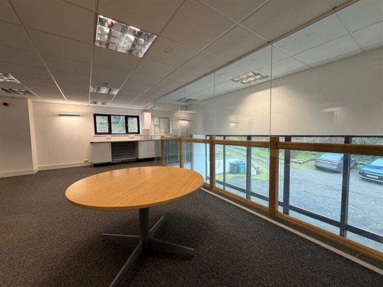 Modern office suite for sale in Bristol with 1,325 sq ft and ample parking available Photo 10