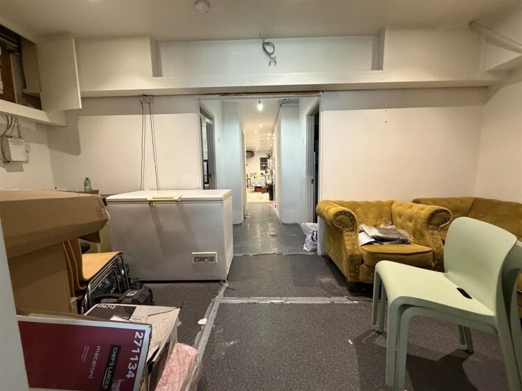 Mid-terrace retail unit for sale in Southmead, Bristol with 1,203 sq ft of adaptable space Photo 10