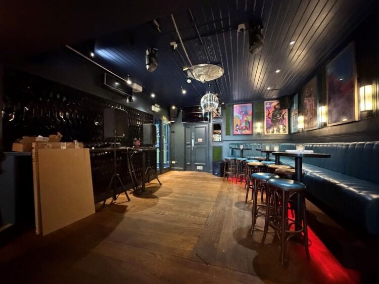 A fully fitted bar of approximately 1,035 ft² with additional basement stores and toilets, and an enclosed rear courtyard garden. the unit was pr Photo 10