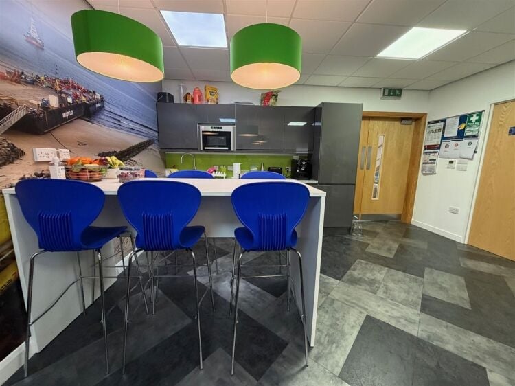 A modern semi detached office of approximately 2,272 ft² (211m²) arranged over two floors, with additional toilets, shower and reception lo Photo 10