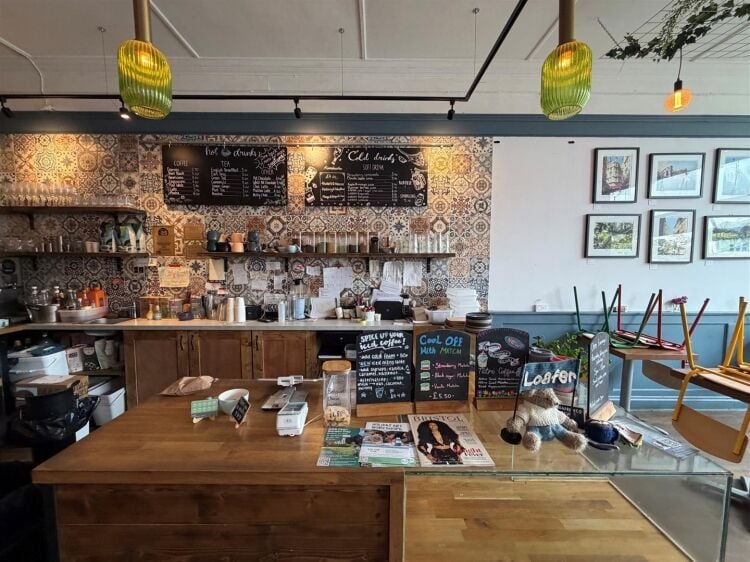 A fully fitted and licensed restaurant of approximately 900 ft², located on the high street in henleaze. the restaurant benefits from a fully equ Photo 10