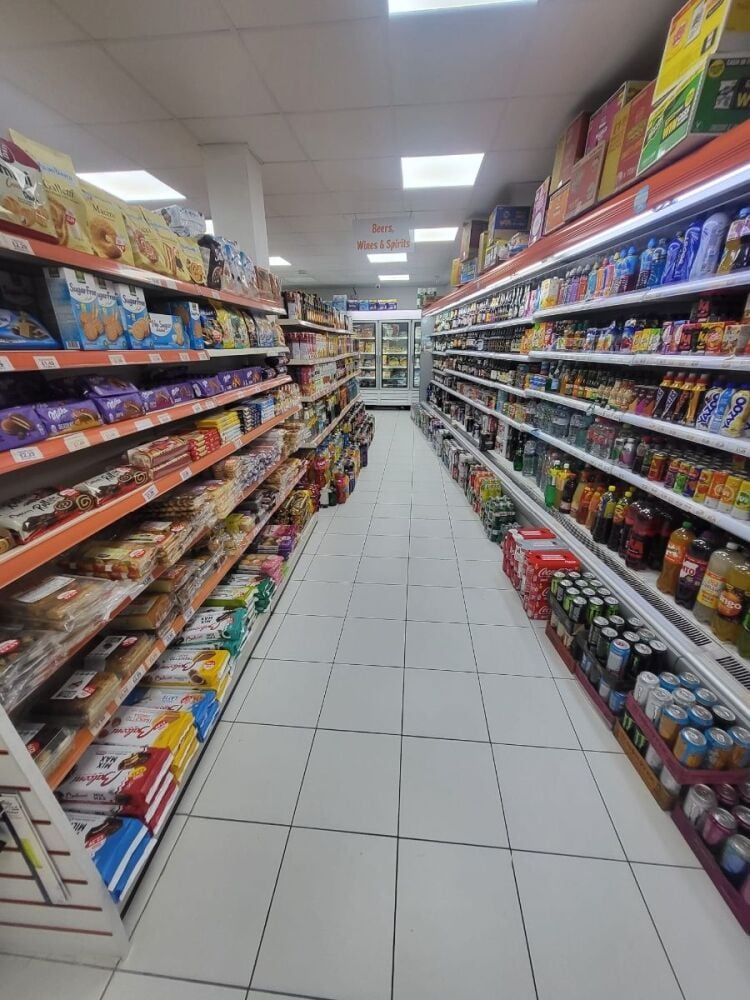 PRIME NORTH LONDON CONVENIENCE STORE FULLY REFURBISHED | HIGH TURNOVER | EXCELLENT GROWTH POTENTIAL /REF: CS0791 Photo 10