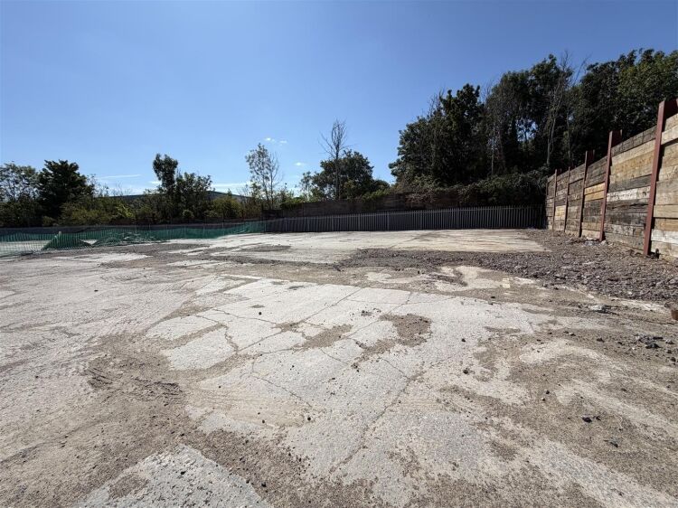 Hardstanding yard spaces for sale in Bristol ranging from 3,868 to 21,065 sq ft Photo 10