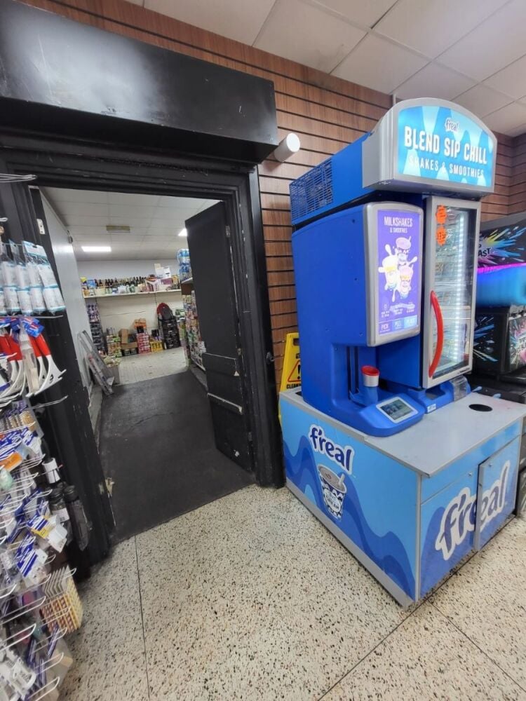 LONG ESTABLISHED CONVENIENCE STORE FOR SALE: OPERATING FOR 43 YEARS IN SOUTHEAST LONDON (REFERENCE CS0800) Photo 10