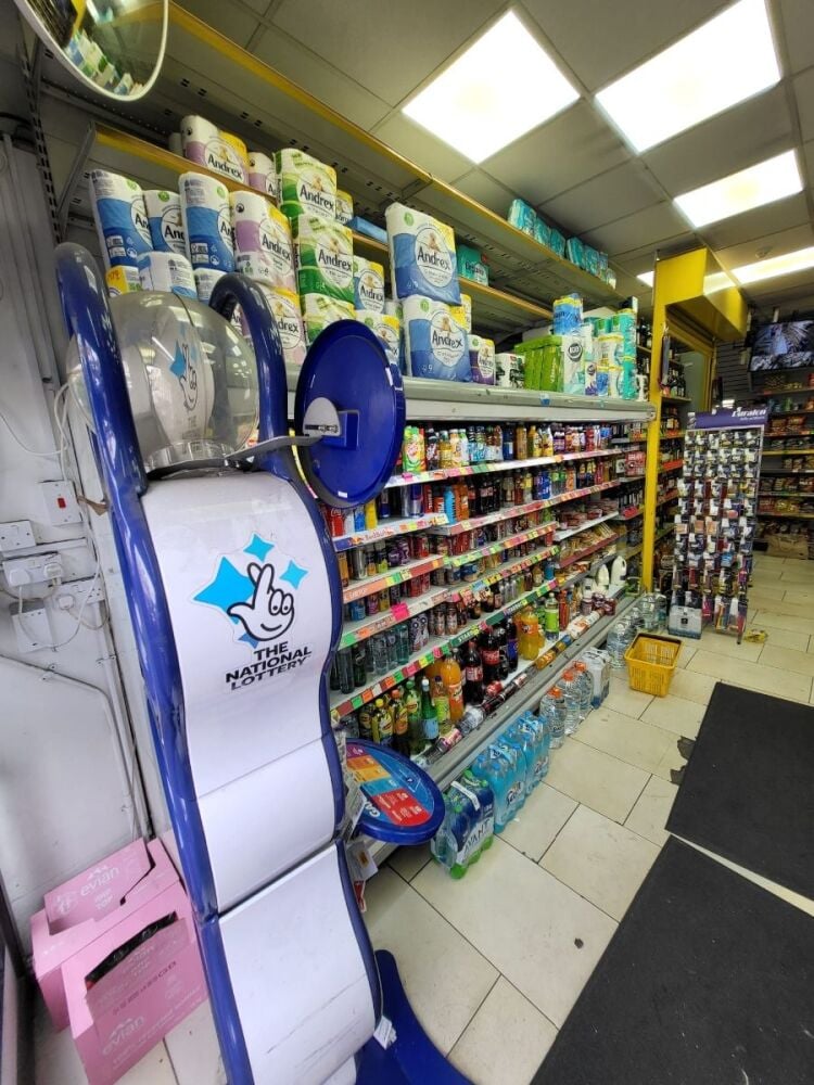 ALMOST RENT-FREE CONVENIENCE STORE WITH 6-BED MAISONETTE UPPERS IN CENTRAL WEST LONDON WITH REF CS0508 Photo 10