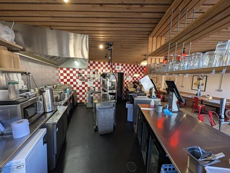 Fully fitted restaurant for sale in Clifton Triangle, Bristol with commercial extraction system. Photo 10