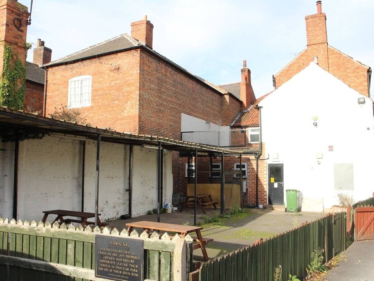 Five-Bedroom Pub in Nottinghamshire, Perfect for Transformation, Close to Newark Centre Photo 11