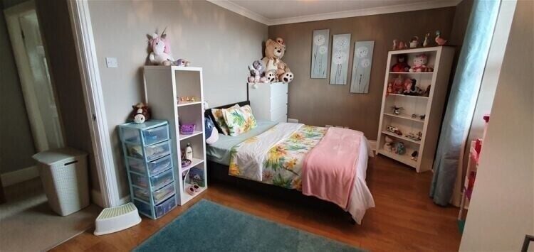 Charming Four-Bedroom Detached Property with Business Space in Barnsley, South Yorkshire Photo 11