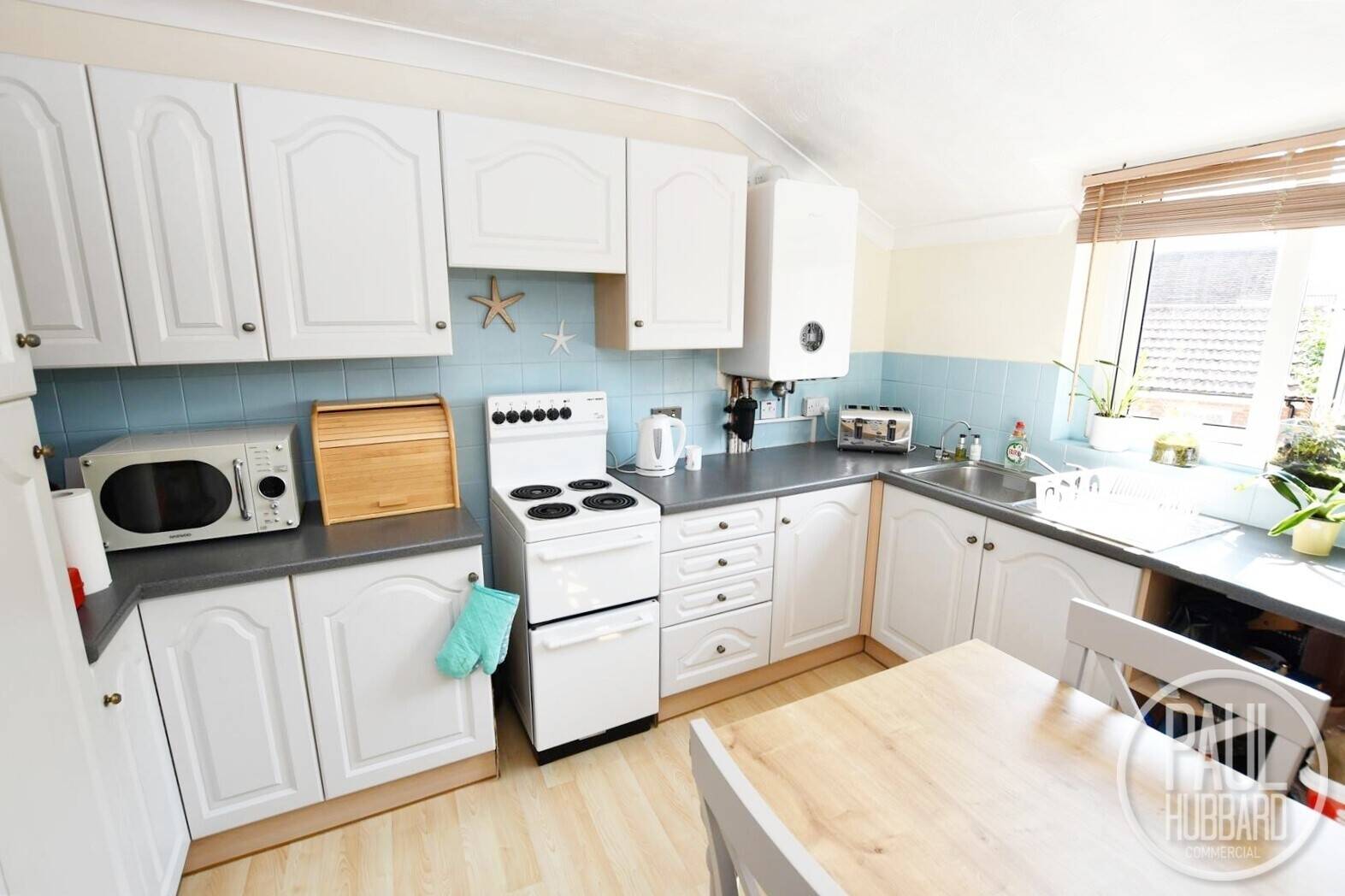 Profitable Fish and Chip Shop Plus Modern 3-Bedroom Apartment in Heacham, Norfolk Photo 11