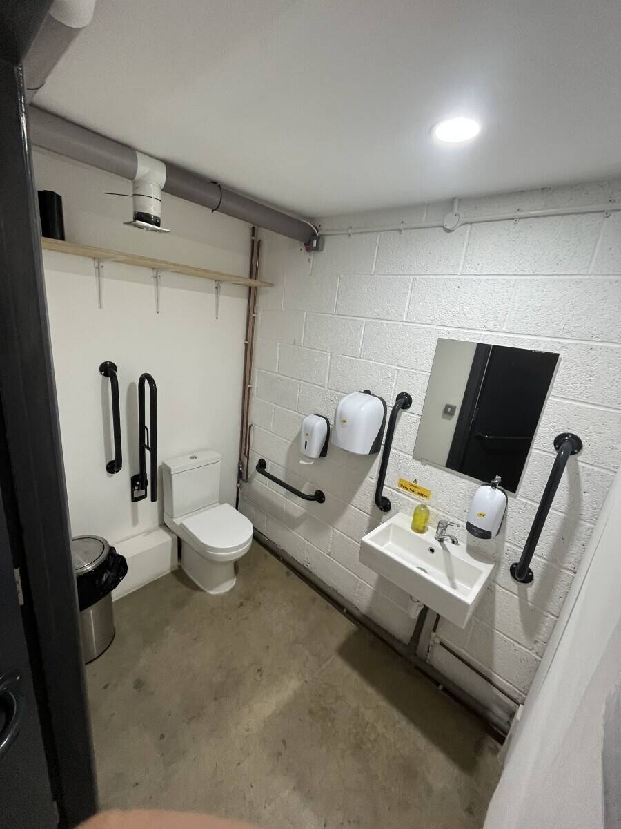 Rent a Warehouse with Cold Storage for Food Production in Hackney, London E8 Photo 11