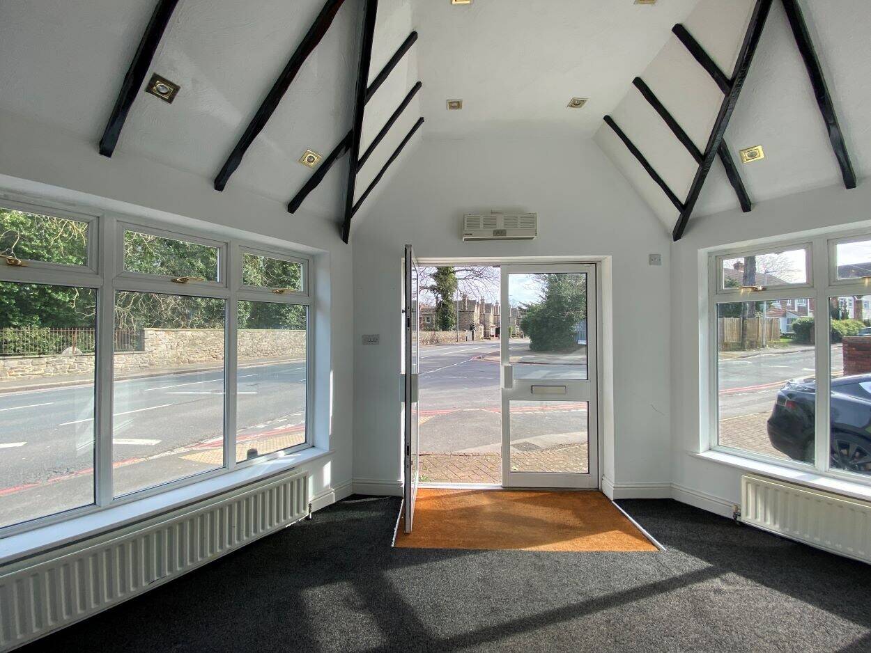 Commercial Premises To Let in Reading, Wokingham Road - E-Class /A1 / A2 Photo 11