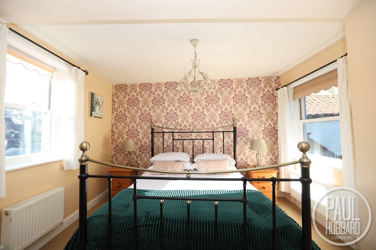Charming Grade II Listed Guesthouse with Development Potential in Tacolneston, Norfolk Photo 11