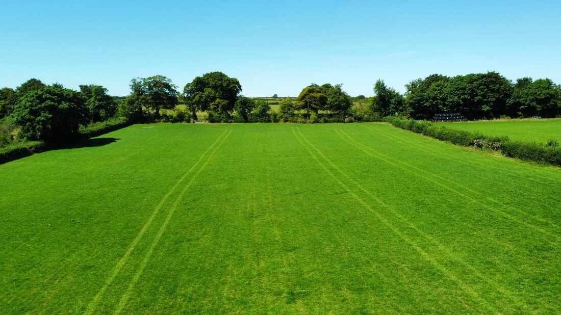 Prime Commercial Property in Tavistock Devon with Diverse Potential in Idyllic Setting Photo 11