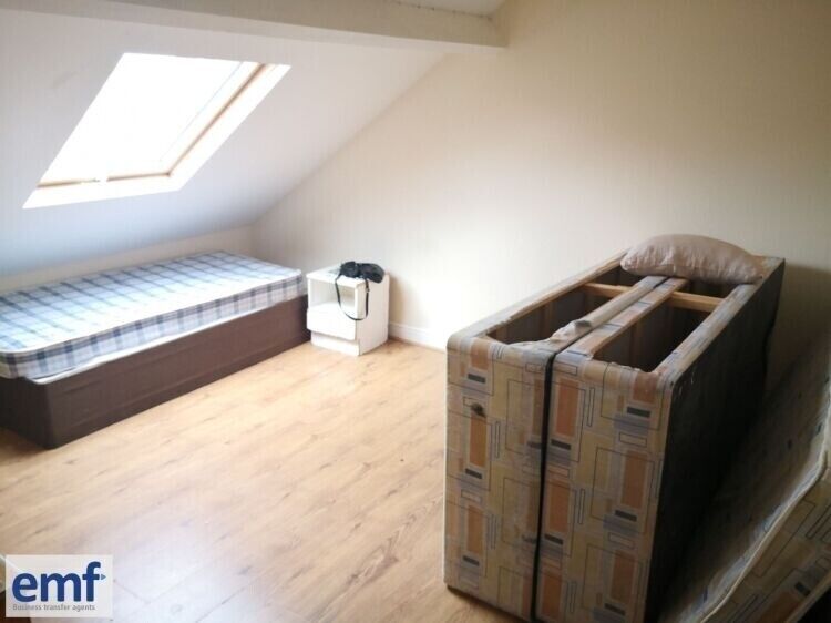 Prime Leicestershire Investment Opportunity with A3 Licence and Accommodation Photo 11