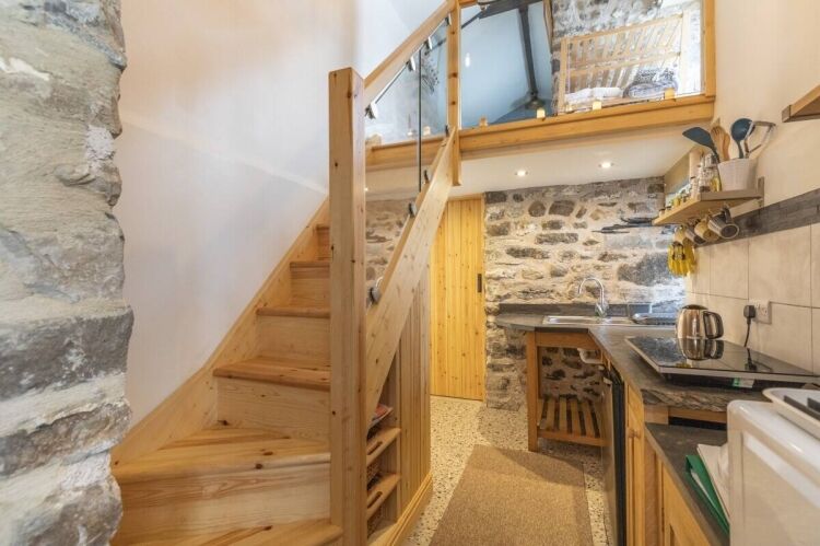 18th Century Luxury B&B, Detached Cottage, and Paddock in North Yorkshire for Sale Photo 11