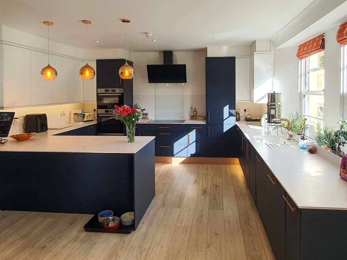 Stunning 17-Bedroom Boutique Hotel in Prime Torquay Location, Close to Harbour and Beach Photo 11