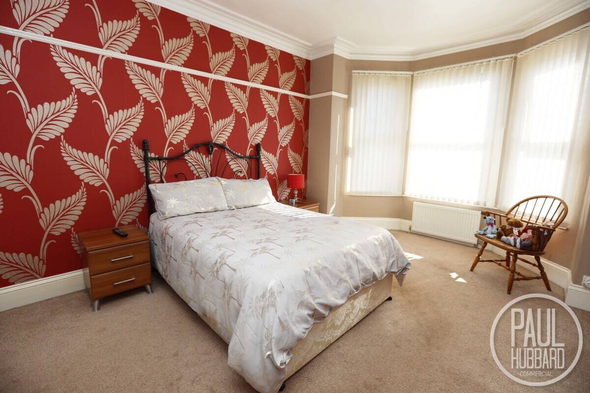 Prime Seaside Restaurant with Expansive 5-Bedroom Residential Accommodation in Great Yarmouth Photo 11