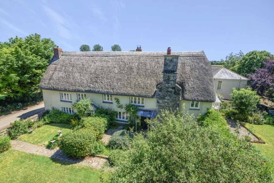 Charming 4BR Farmhouse and 3 Cottages in Tranquil Exeter Devon for Sale Photo 11
