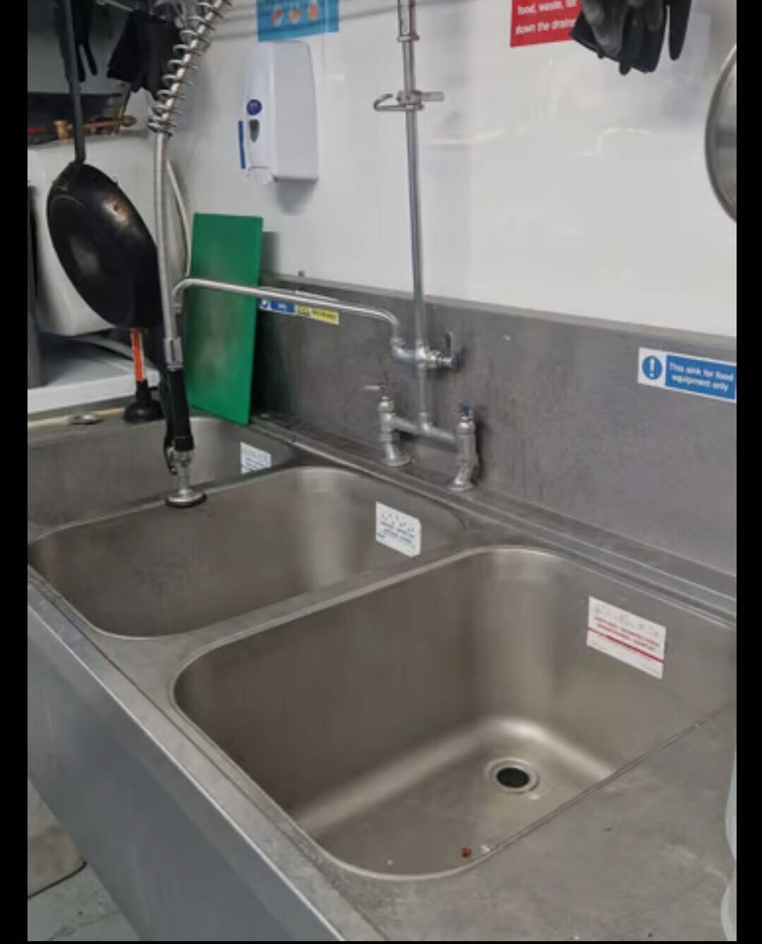Fully Equipped, Newly Renovated Commercial Kitchen for Sale in New Malden London Photo 11