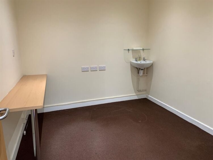 Well presented ground floor commercial premises of approximately 1,656 sq ft located on lockleaze road. the property comprises a large open plan area Photo 11