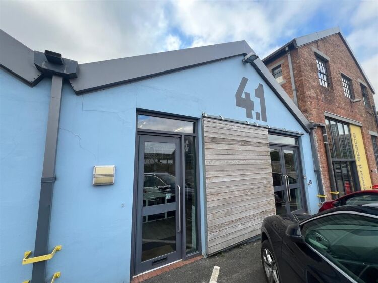 Upgraded Bristol Unit with Mezzanine in Creative Development Photo 11