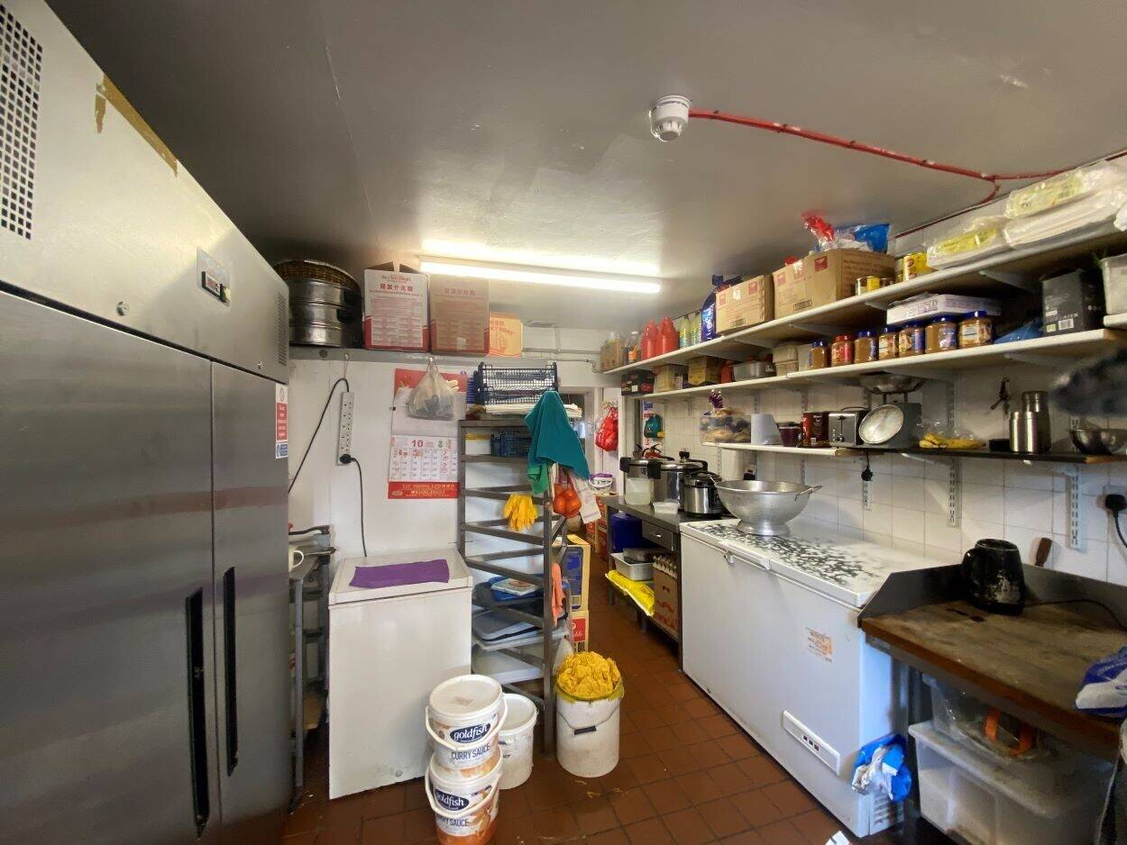 Mixed-Use Freehold Investment Property With Shop and Flat on Highgrove Street Reading Photo 11