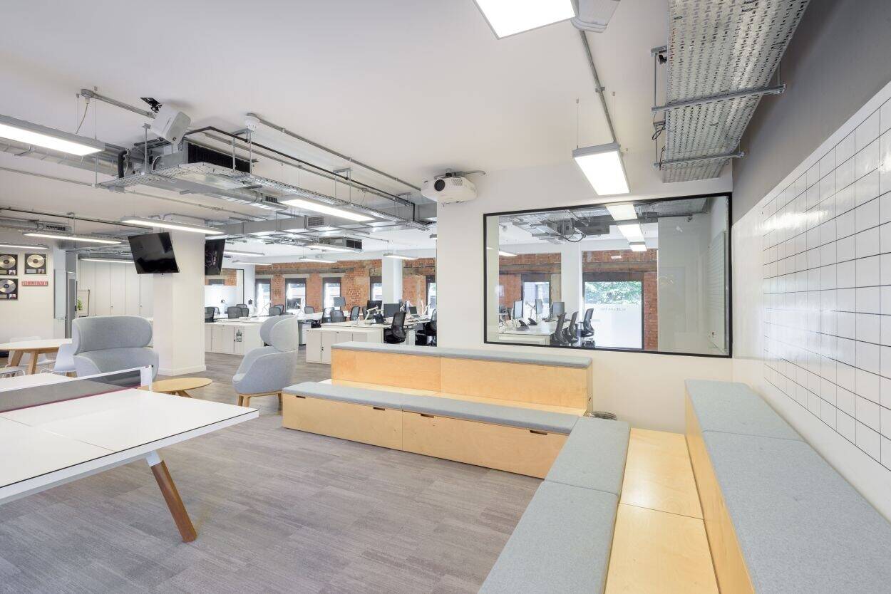 Premium Fully Fitted Office Available to Sublet in Reading Town Centre Steps from the Station Photo 11