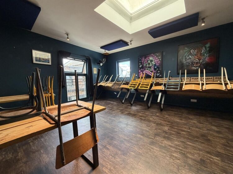 Stylish restaurant with basement in vibrant Colston Street, Bristol, offering 1,392 sq ft of space Photo 11