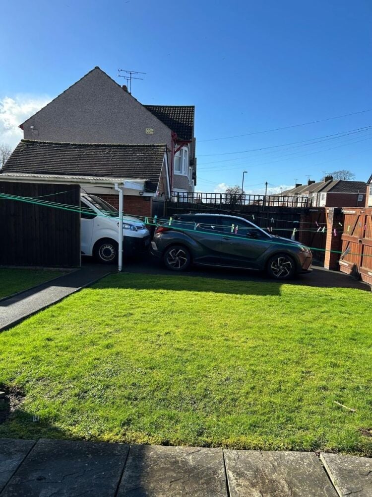 Convenience Store with Residential Space for Sale in Coventry, West Midlands Photo 11