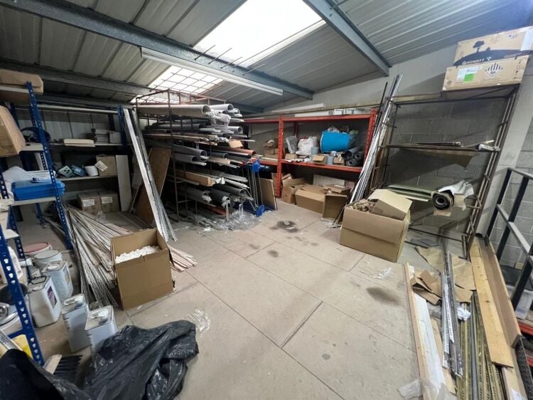 Light industrial unit for sale in Bedminster, Bristol with workshop, office, and storage space Photo 11