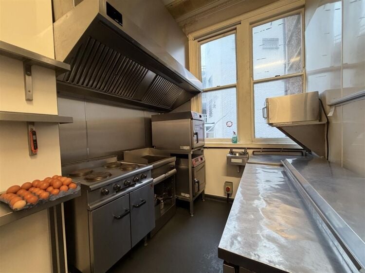 Café with customer seating and kitchen in Bristol, includes sublet basement yoga studio Photo 11