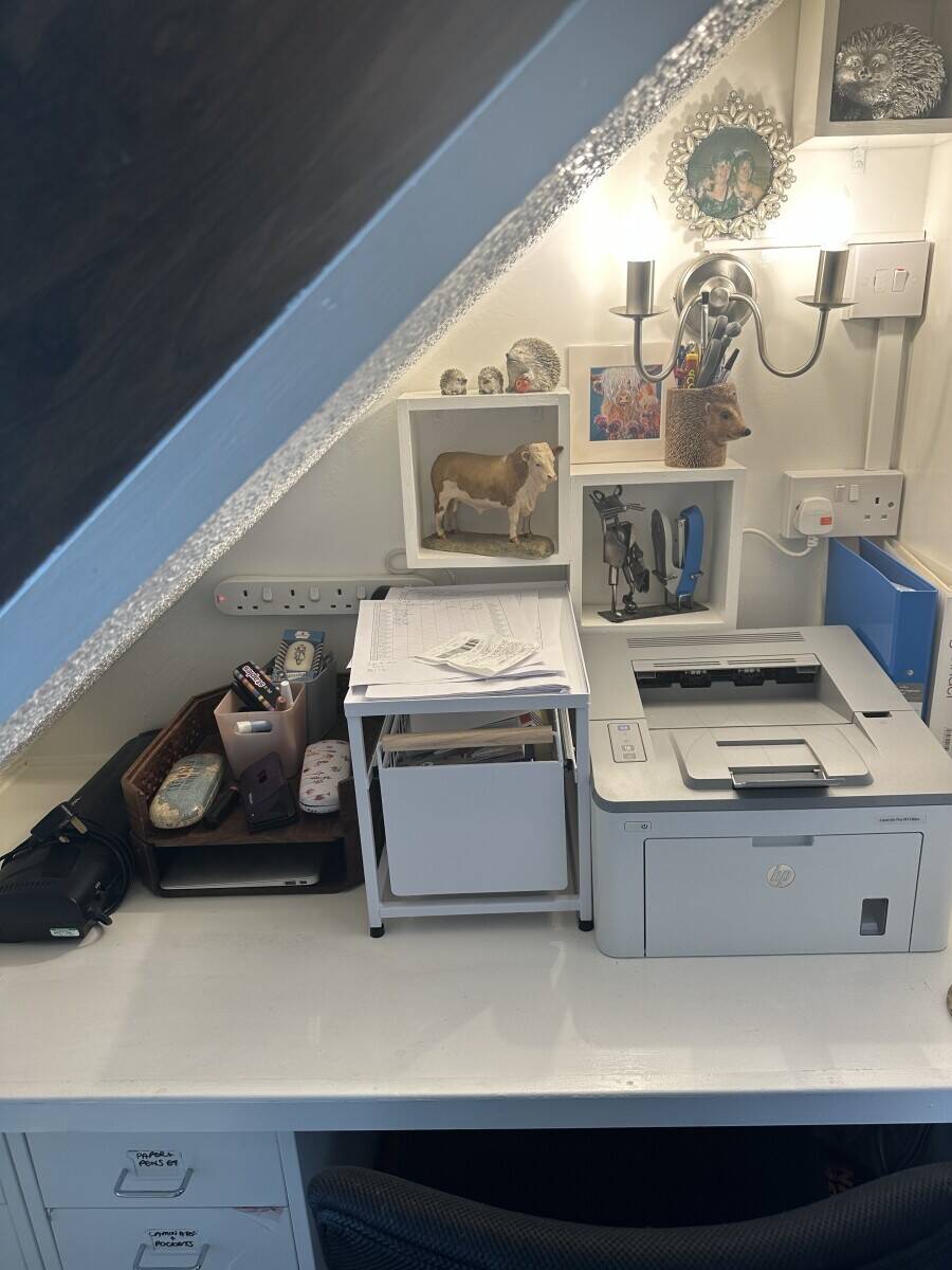 Freehold salon and beauty room with 3 bedroom accommodation in Ashford Kent available for sale Photo 11