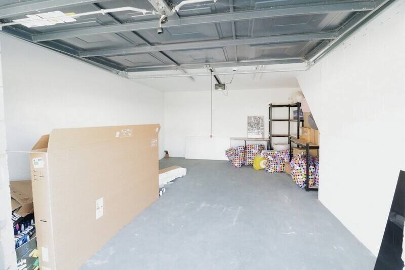 Mixed-use shop with two flats and garages for sale in Rochford Essex Photo 12