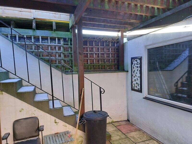 Mixed retail and residential investment property for sale in York North Yorkshire Photo 11