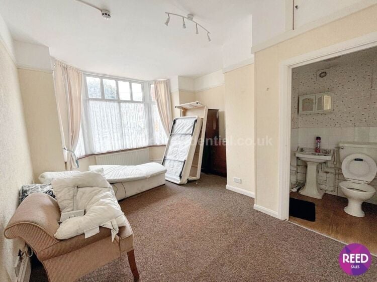 17-Bedroom Grosvenor Hotel Property for Sale in Rochford Essex with Conversion Plans Photo 11