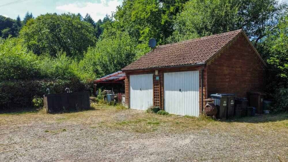 Eight-Bedroom Guest House Property for Sale in Tiverton, Devon with Development Potential Photo 11