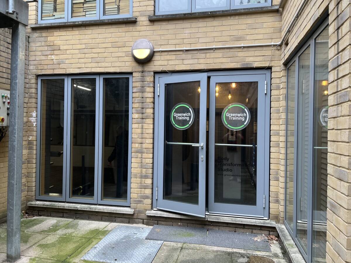 Former Gym / Fitness Studio To Let Photo 11