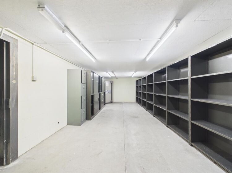 Former bank building in Bristol City Centre with ground floor office and basement storage available Photo 11
