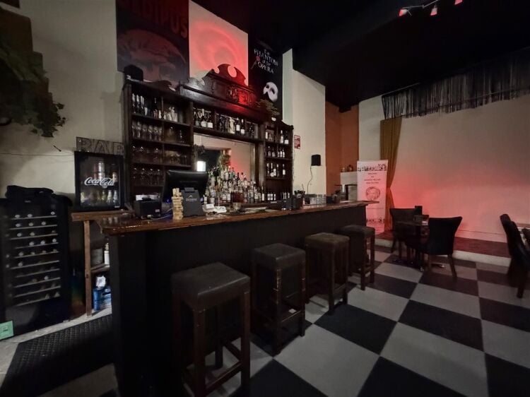 Wine Bar and Restaurant for Sale in Bristol with Annual Lease of £35,000 Photo 11