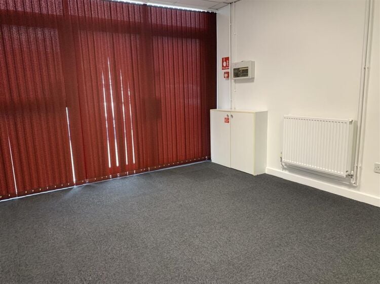 Industrial Unit for Sale in Bristol with Open Plan Office Layout and Five Parking Spaces Photo 11