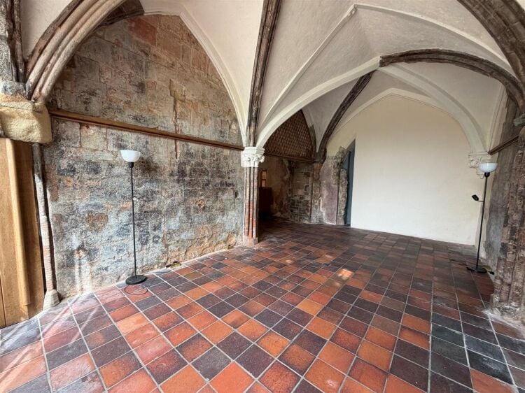 Grade II Listed Property for Sale in Bristol City Centre, Ideal for Café or Similar Business Photo 11