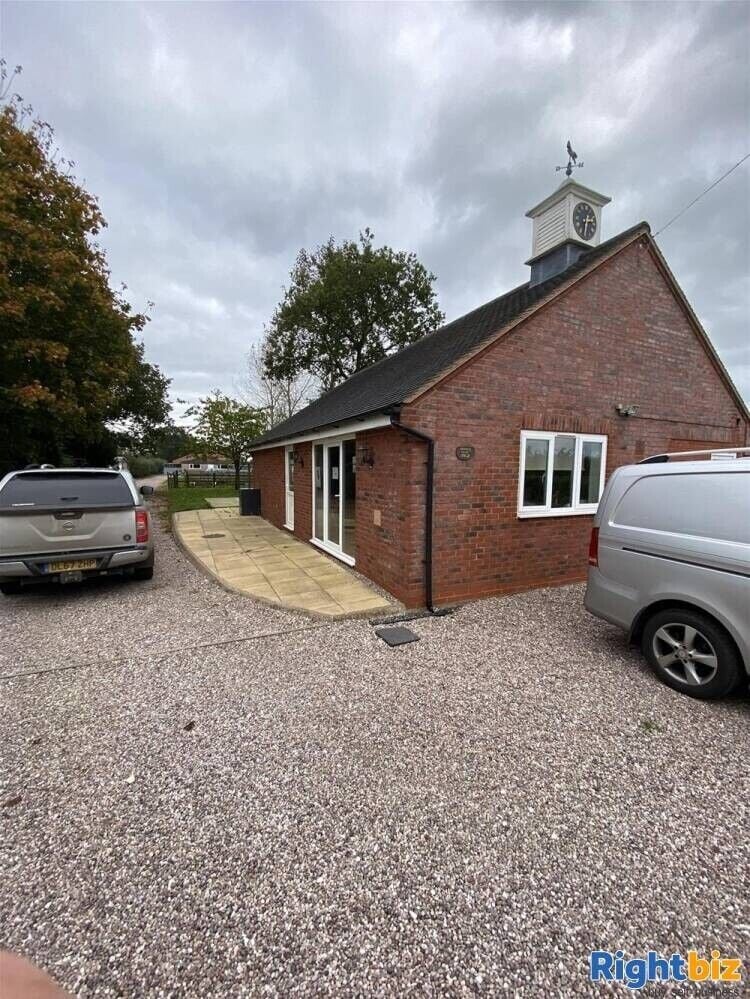 Unique Detached Bungalow with Kennel Facilities in Semi-Rural Staffordshire, PP for Two More Dwelli Photo 4
