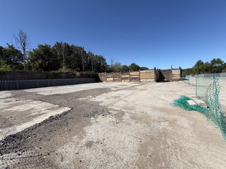 Hardstanding yard spaces for sale in Bristol ranging from 3,868 to 21,065 sq ft Photo 11
