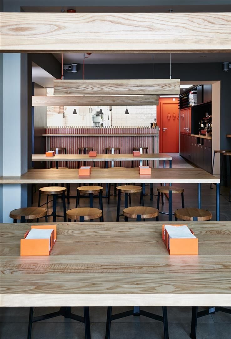 A rare opportunity to purchase a restaurant lease located in a prime trading position on north street. the restaurant is very well presented, measurin Photo 11