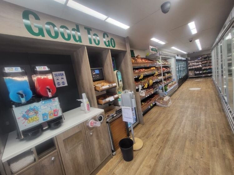HIGH TURNOVER COMPLETELY REFURBISHED CONVENIENCE STORE FOR SALE IN EAST LONDON (REF: CS0807) Photo 11