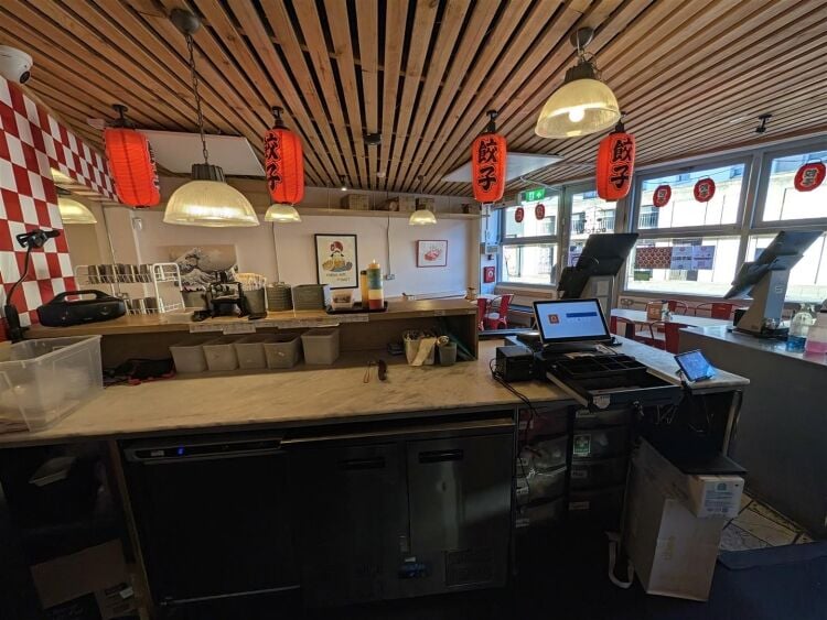 Fully fitted restaurant for sale in Clifton Triangle, Bristol with commercial extraction system. Photo 11