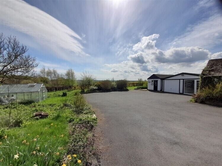 Outstanding Residence & Kennel Business Opportunity in Ferryhill County Durham Photo 11