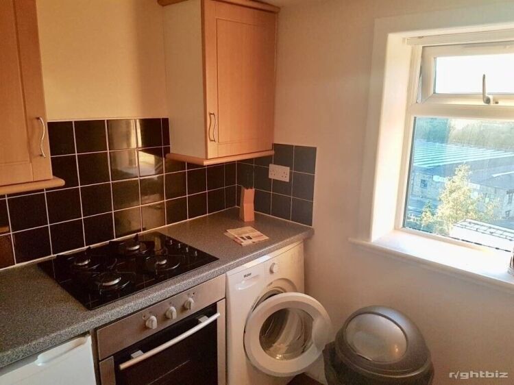 Brierfield Investment Gem - Fully Let Takeaway, Cafe, and 2-Bedroom Flat Photo 11