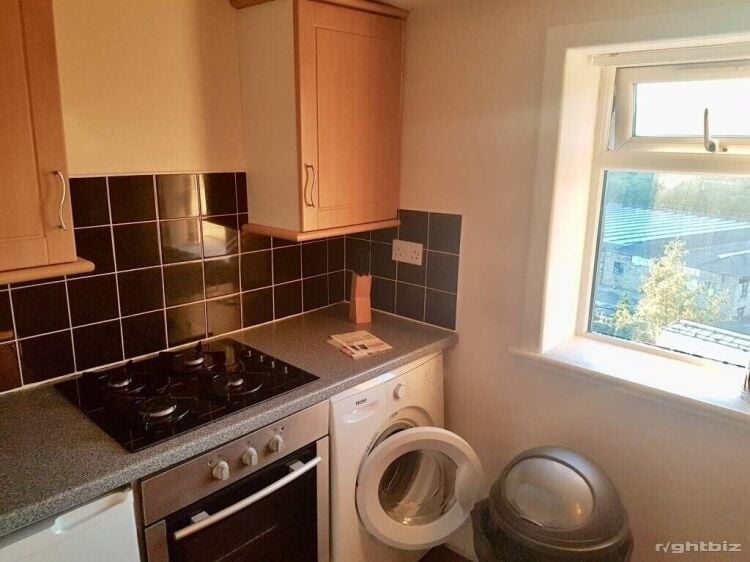 Brierfield Investment Gem - Fully Let Takeaway, Cafe, and 2-Bedroom Flat Photo 11